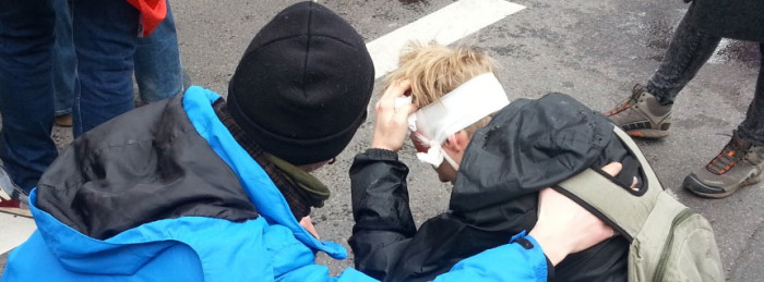 verletzte Demonstranten (© Marcel Roth)